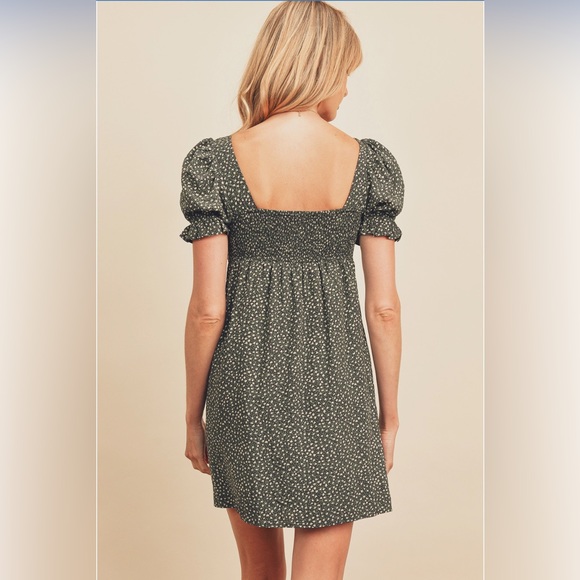 Juniper Sweetheart Short Sleeve Mini Dress - Picture 4 of 7